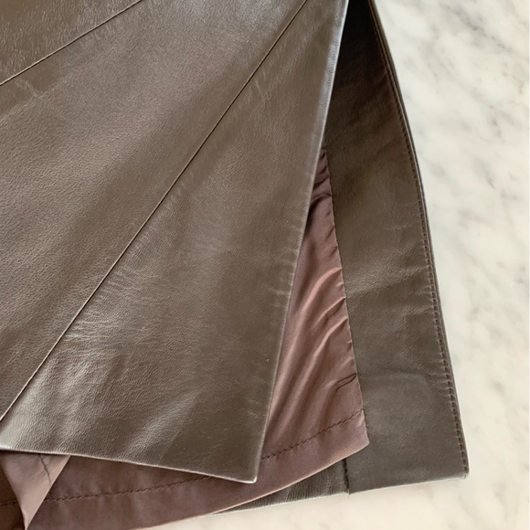 Brown leather pencil skirt with side slit, smooth waist line, a classic size 10 - Picture 5 of 13